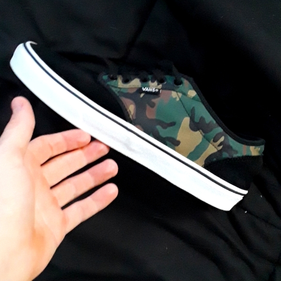 Vans size 9 - Picture 1 of 3